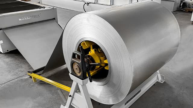 Bobinas de Aço - Esquadros®