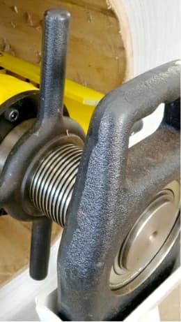 Desbobinador Cavalete com Expansão Mecanica - Esquadros®