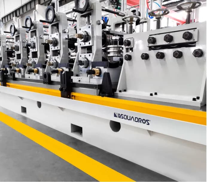 Lateral da maquina formadora de tubos - Esquadros®