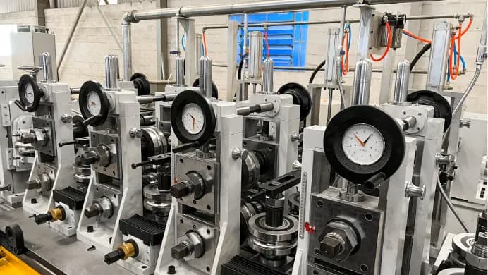Detalhes 2 da maquina formadora de tubos - Esquadros®