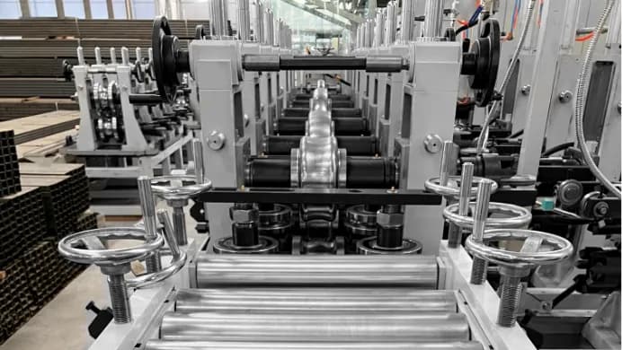 Maquina formadora de tubos - Esquadros®