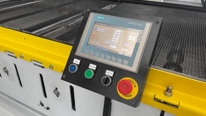 Controle eletrônico de acionamento em malha fechada - Esquadros®