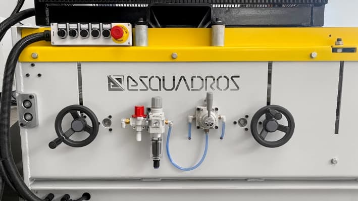 Guias de entrada sincronizadas - Esquadros®