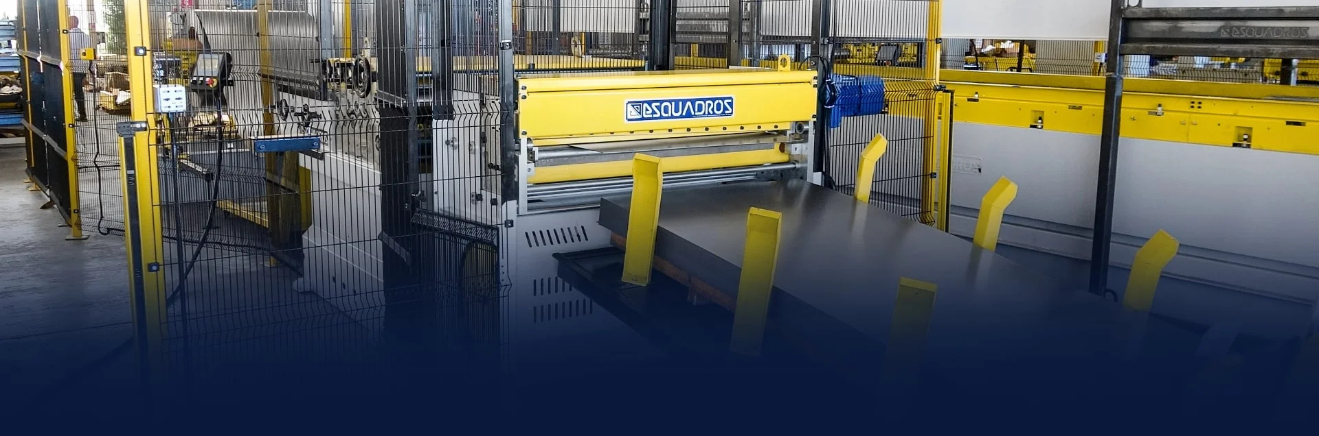 Banner multi blanking line 1300/1600.2 - Esquadros®