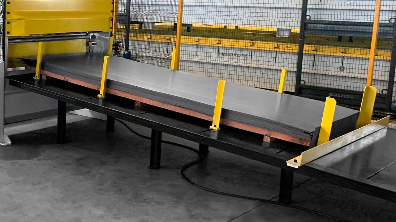 Miniatura LCTL 1300/1600.2 - Esquadros®