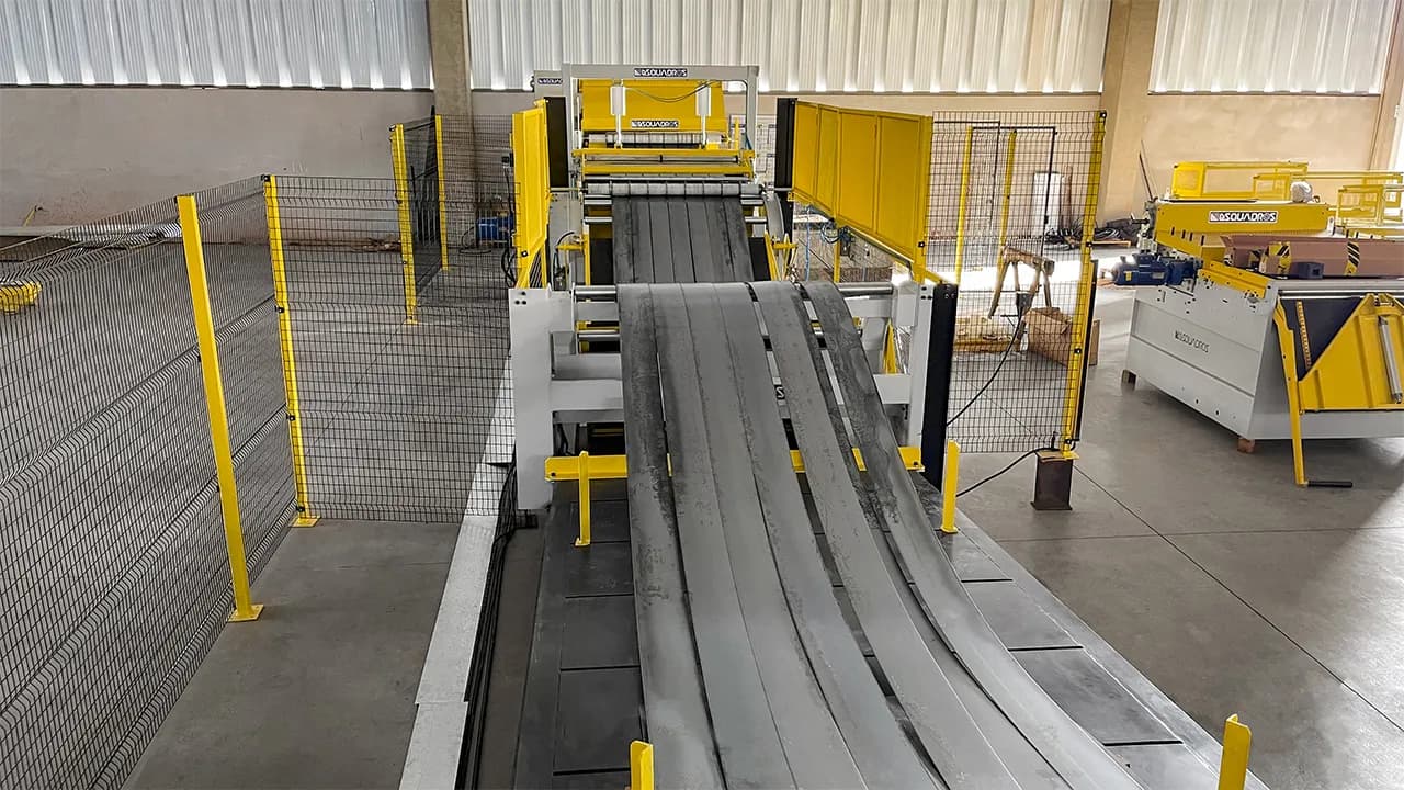 Minitarua LCTL 1300/1600.3E - 06 - Esquadros®