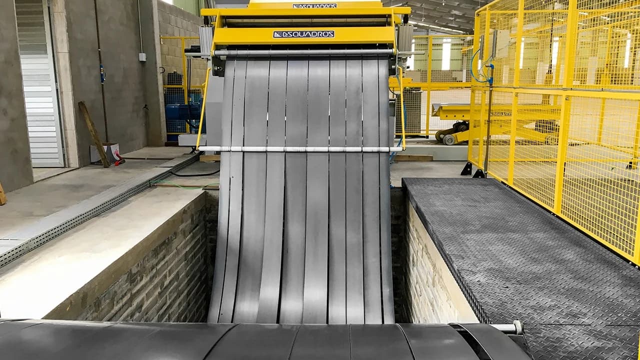 Minitarua LCTL 1600.6-3E - 06 - Esquadros®