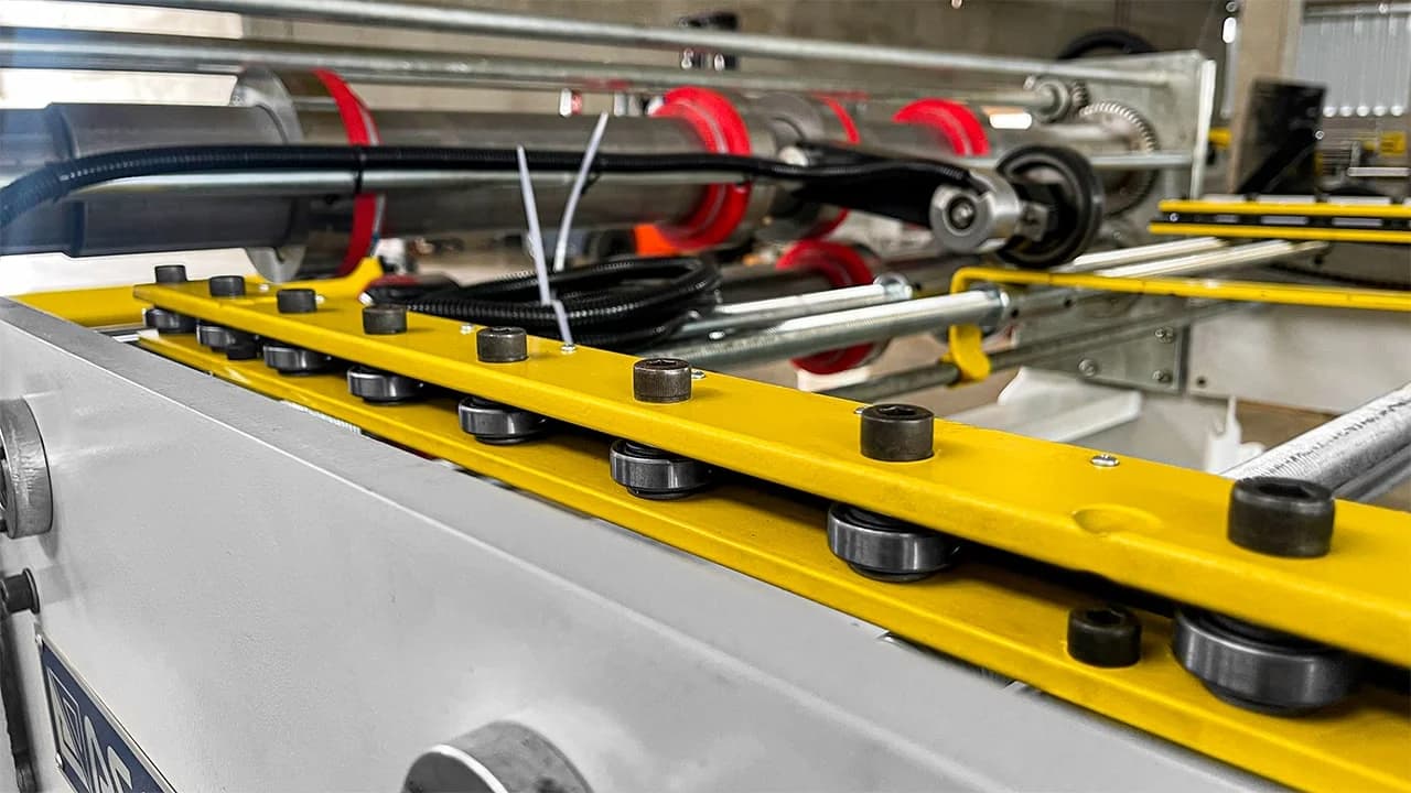 Minitarua LCL 1260.0 - 04 - Esquadros®