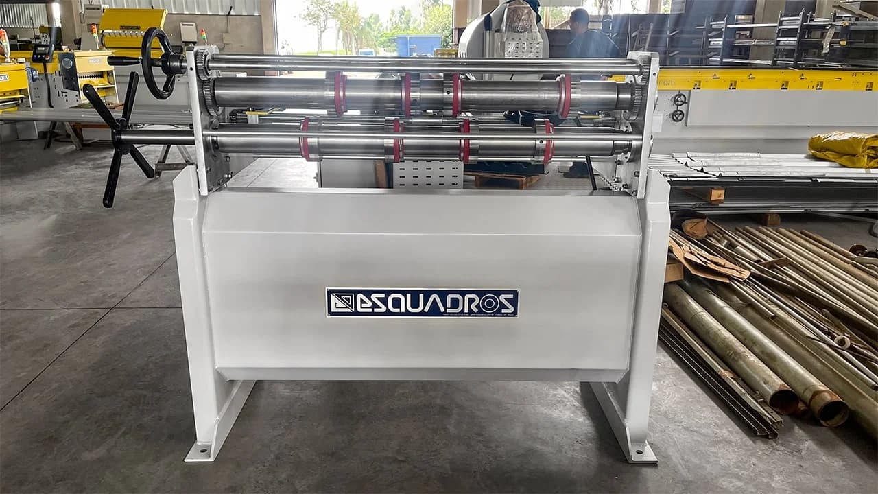 Minitarua LCL 1260.0 - 08 - Esquadros®