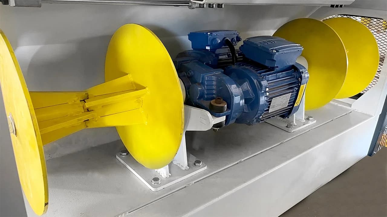 Minitarua LCL 1260.1 - 05 - Esquadros®