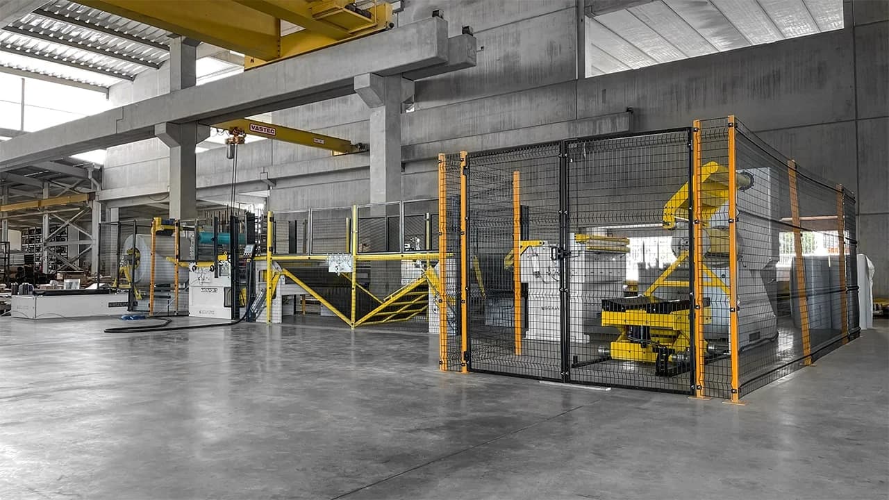 Minitarua LCL 1260.1 - 09 - Esquadros®
