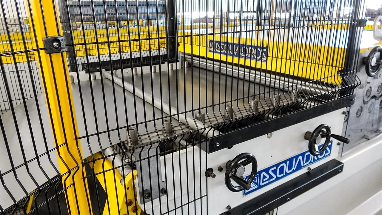 Minitarua LCL 1300/1600.2 - 04 - Esquadros®
