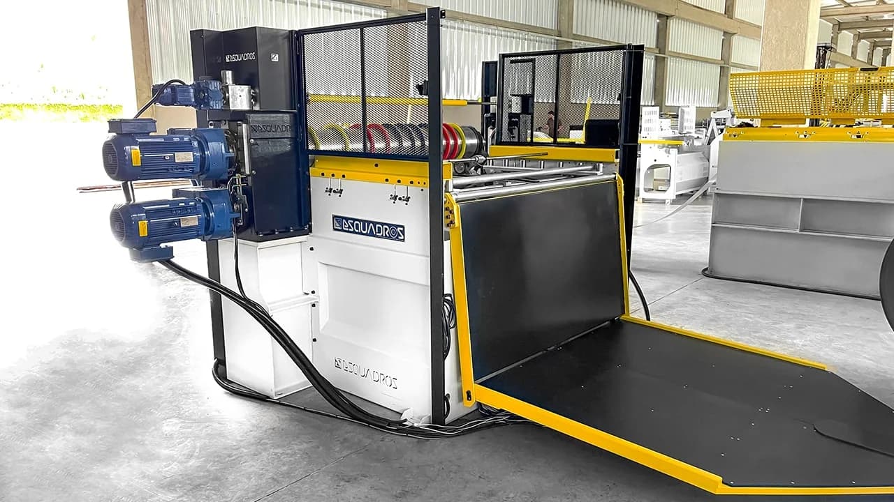 Minitarua LCL 1300/1600.3E - 04 - Esquadros®