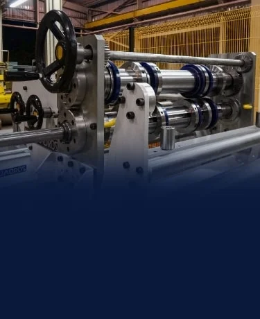Banner slitting lines 600.1 - Esquadros®