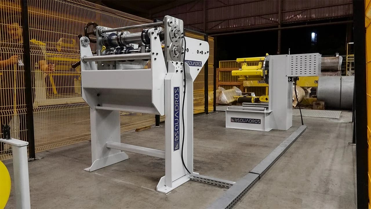Minitarua LCL 600.1 - 03 - Esquadros®