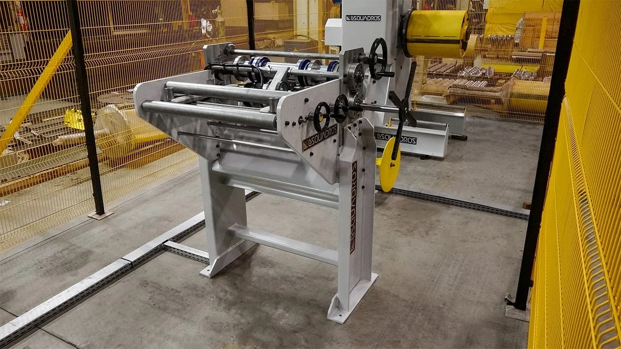 Minitarua LCL 600.1 - 04 - Esquadros®