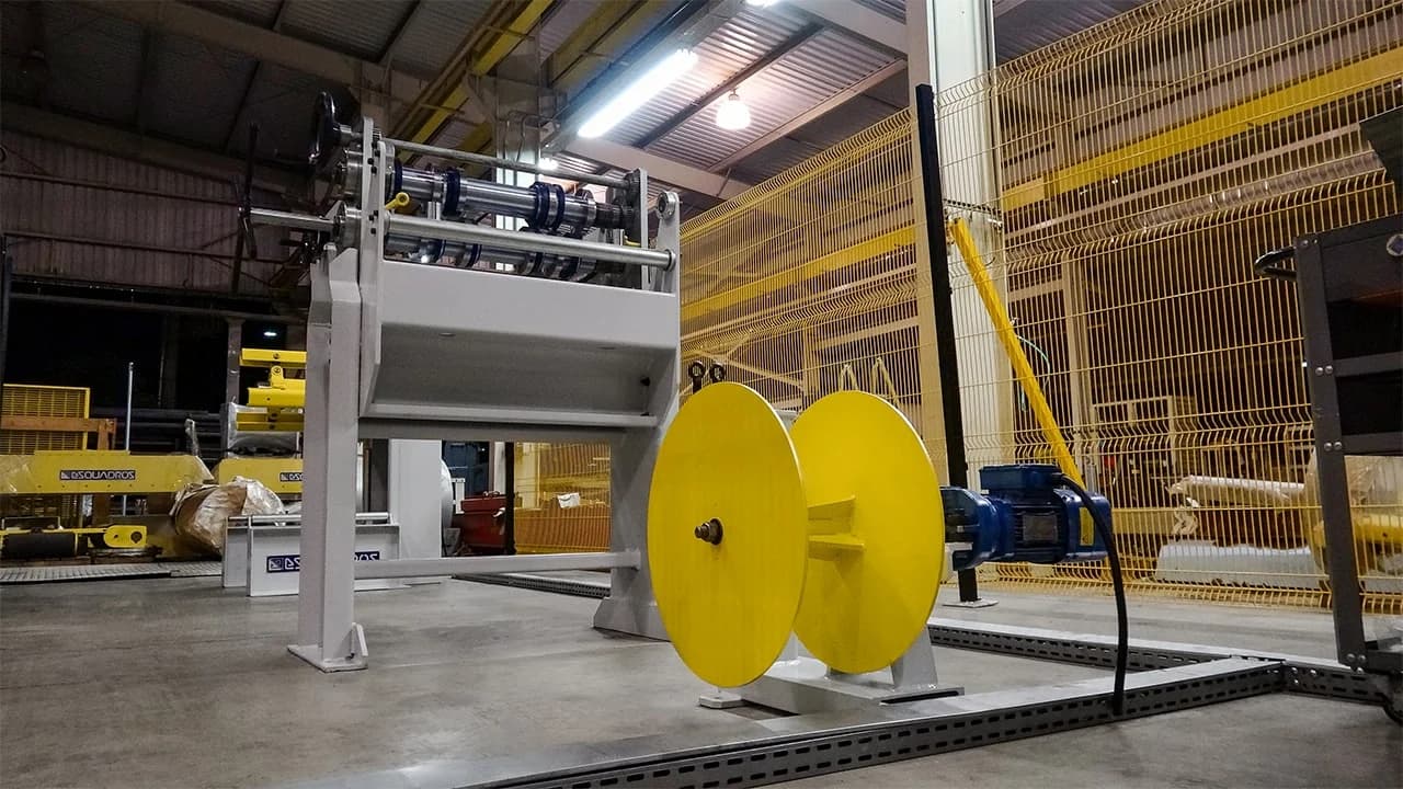 Minitarua LCL 600.1 - 05 - Esquadros®