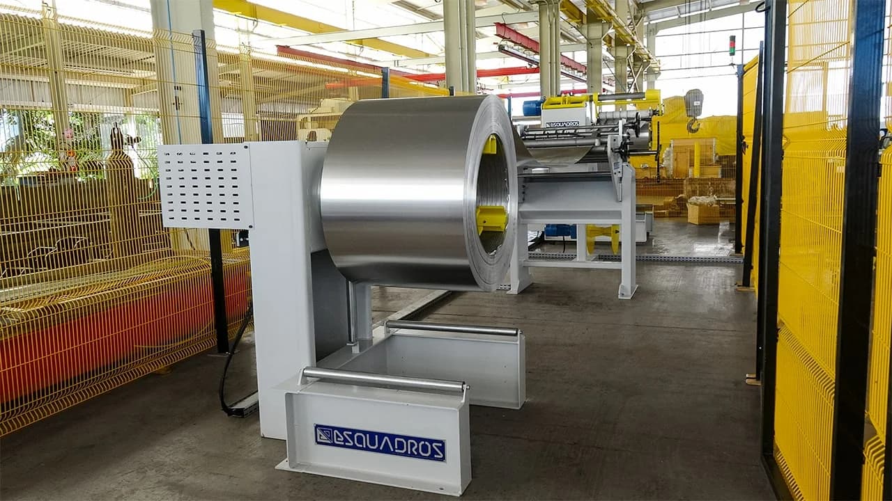 Minitarua LCL 600.1 - 07 - Esquadros®