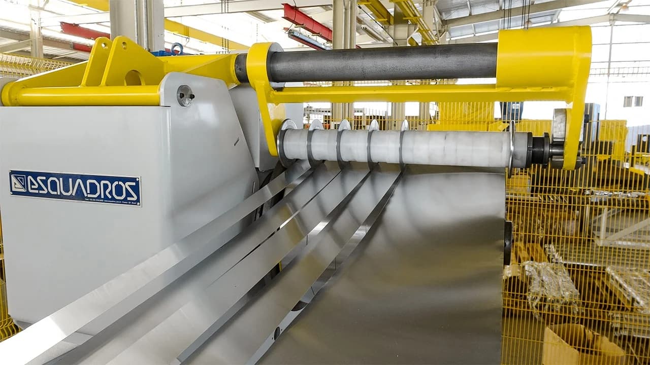 Minitarua LCL 600.1 - 09 - Esquadros®