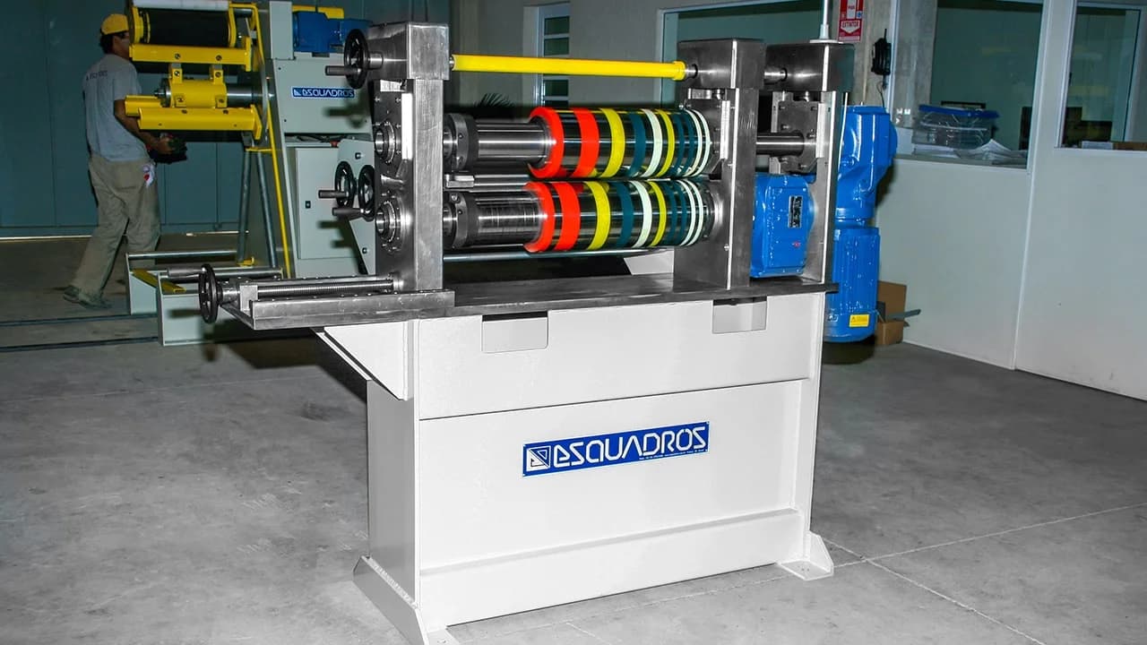 Minitarua LCL 600.1 - 04 - Esquadros®