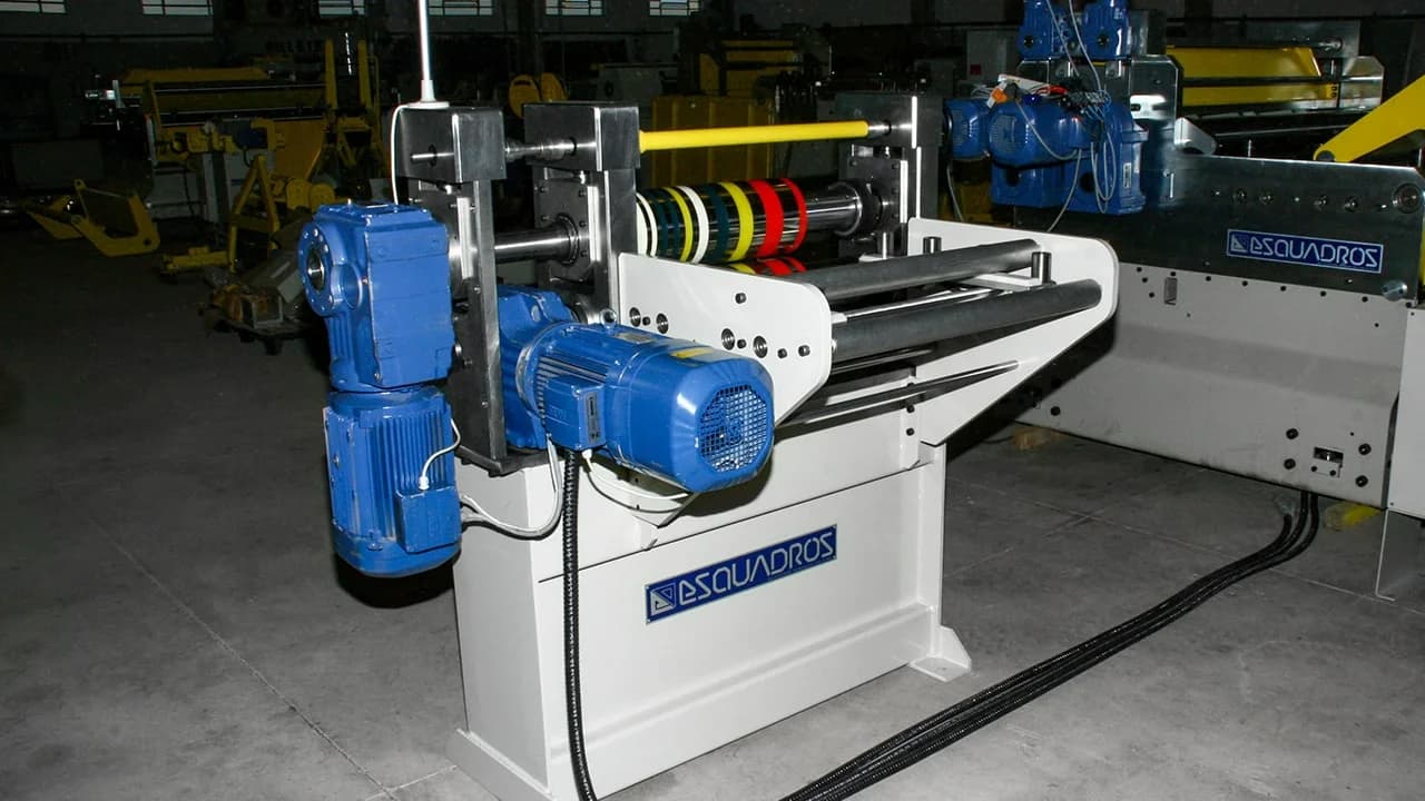 Minitarua LCL 600.3 - 06 - Esquadros®