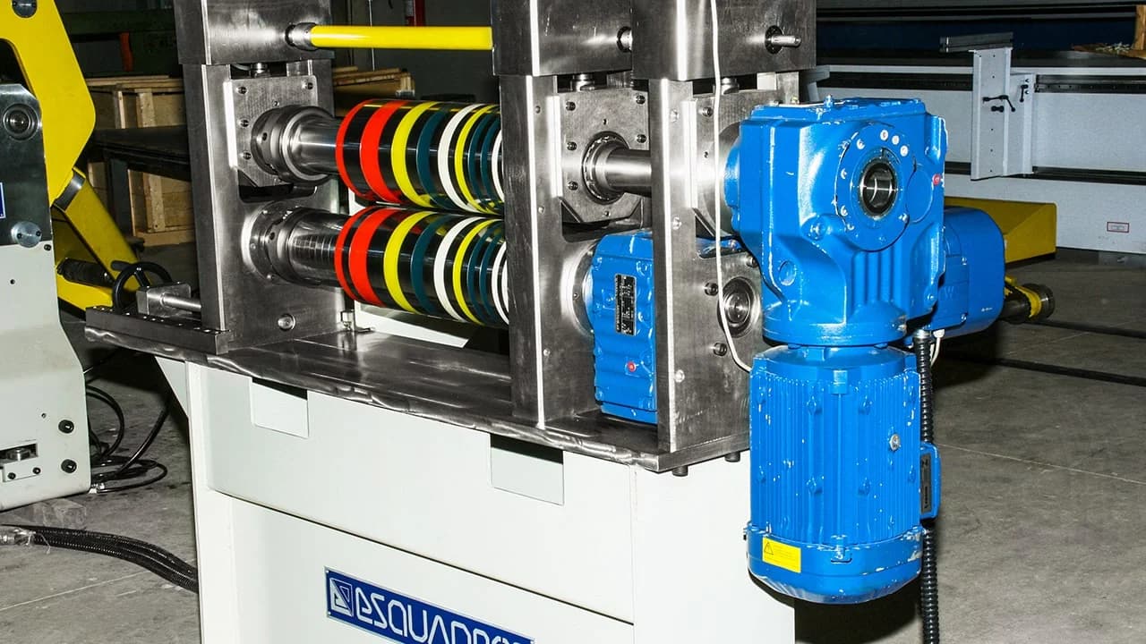 Minitarua LCL 600.3 - 07 - Esquadros®