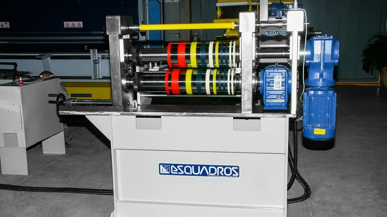 Minitarua LCL 600.3 - 08 - Esquadros®