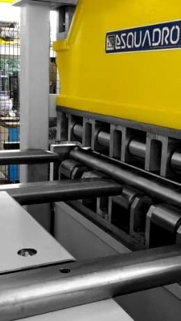 Endireitador máquina de corte transversal 1600.13 - Esquadros®
