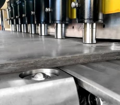 Guilhotina máquina de corte transversal 1600.13 - Esquadros®
