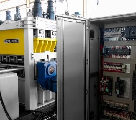 Painel eletrico máquina de corte transversal 1600.13 - Esquadros®