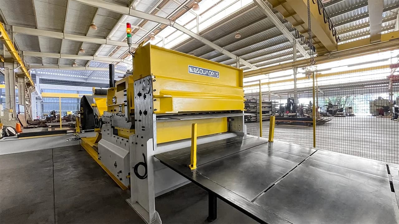 Miniatura LCT 1600.6 - 01 - Esquadros®