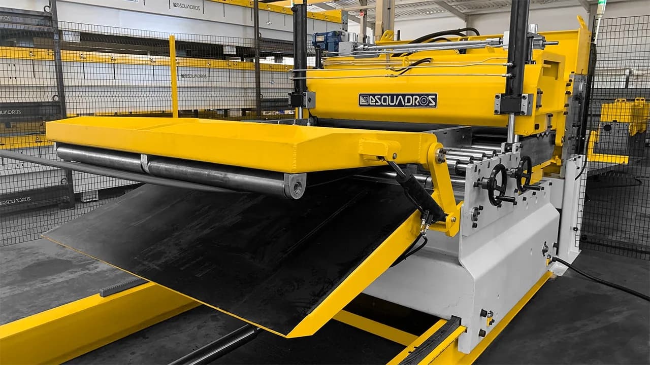 Minitarua LCT 1600.6 - 04 - Esquadros®