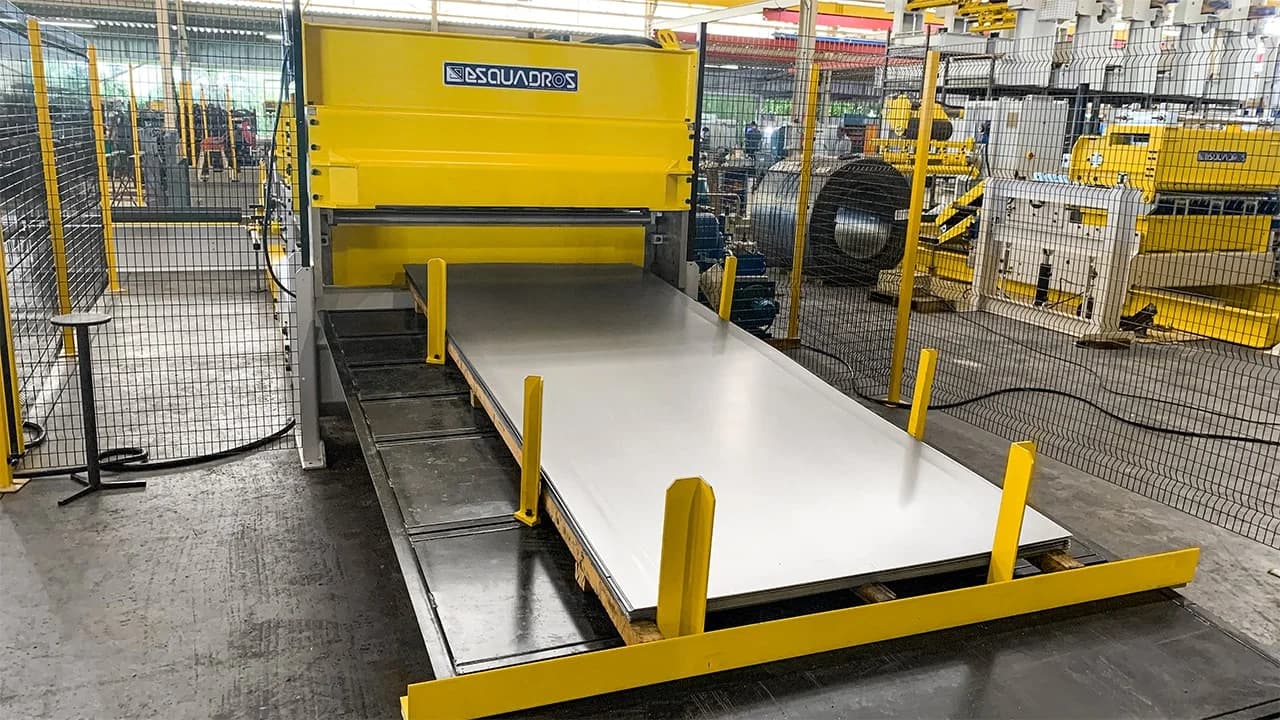 Minitarua LCT 1600.6 - 08 - Esquadros®