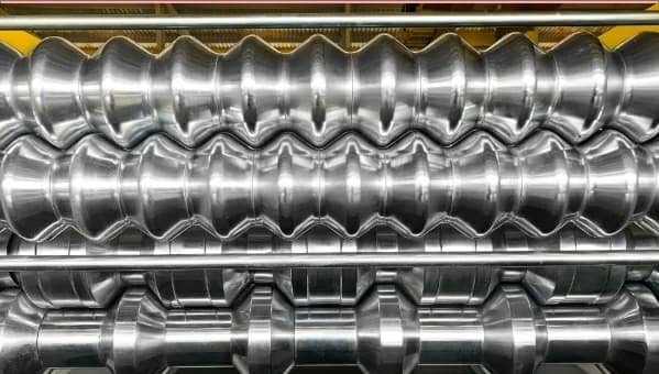 Ferramental com conformação em 100% do perfil - Esquadros®