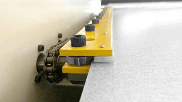 Guias de entrada rolamentos - Esquadros®