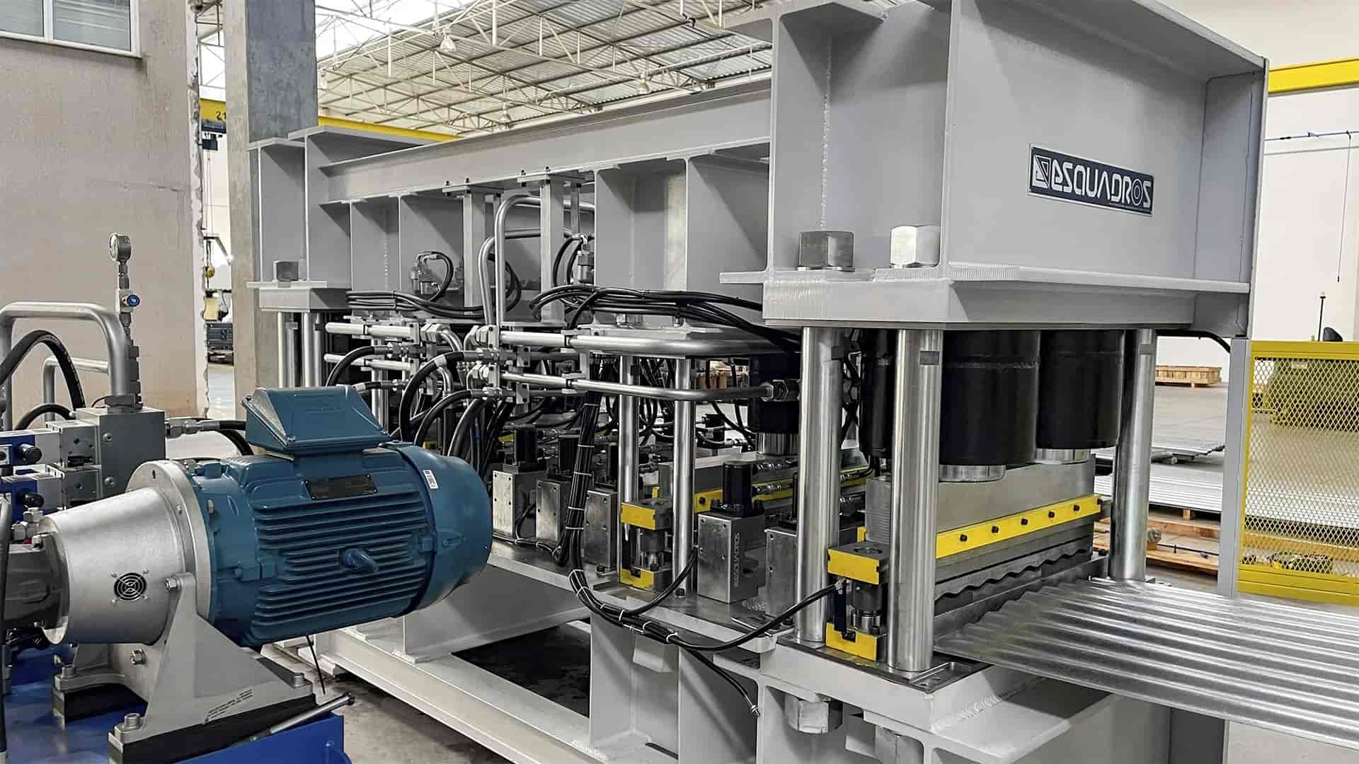 LINHA AUTOMÁTICA PARA ESTAMPAGEM DE CHAPAS DE CORPO LATERAL TIPO SILO - BANNER 02