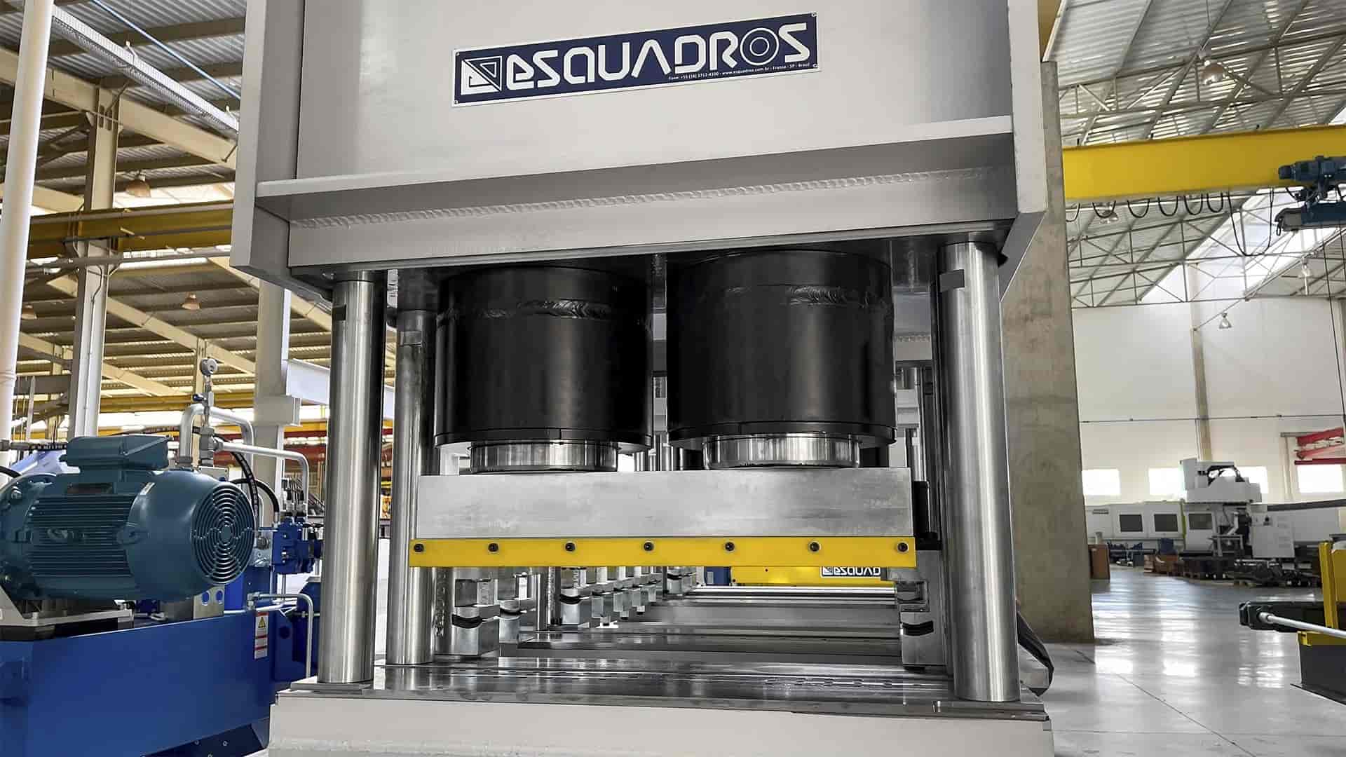 LINHA AUTOMÁTICA PARA ESTAMPAGEM DE CHAPAS DE CORPO LATERAL TIPO SILO - BANNER 04