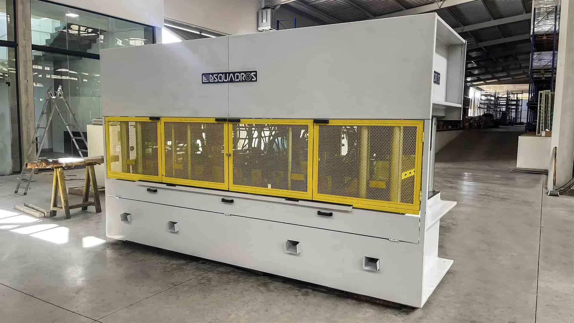 LINHA AUTOMÁTICA PARA ESTAMPAGEM DE CHAPAS DE CORPO LATERAL TIPO SILO - BANNER 06