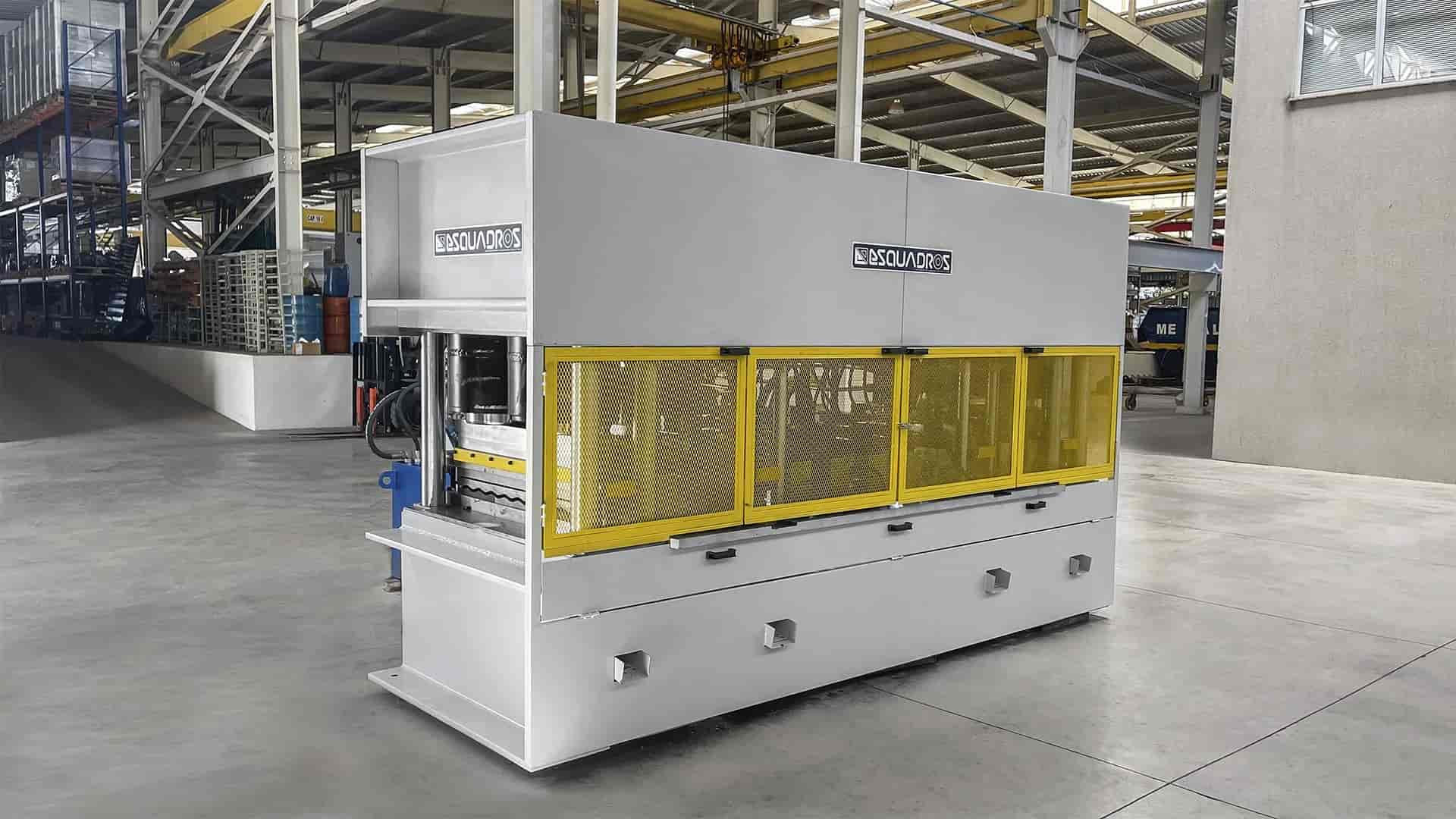 LINHA AUTOMÁTICA PARA ESTAMPAGEM DE CHAPAS DE CORPO LATERAL TIPO SILO - BANNER 07