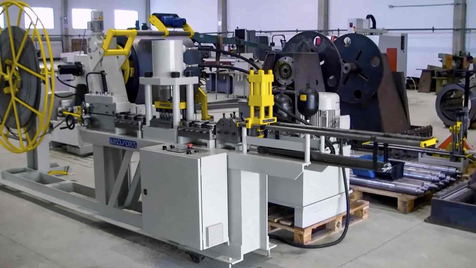 LINHA DE DESBOBINAMENTO E ENDIRETAMENTO DE BARRAS CHATAS - BANNER 03