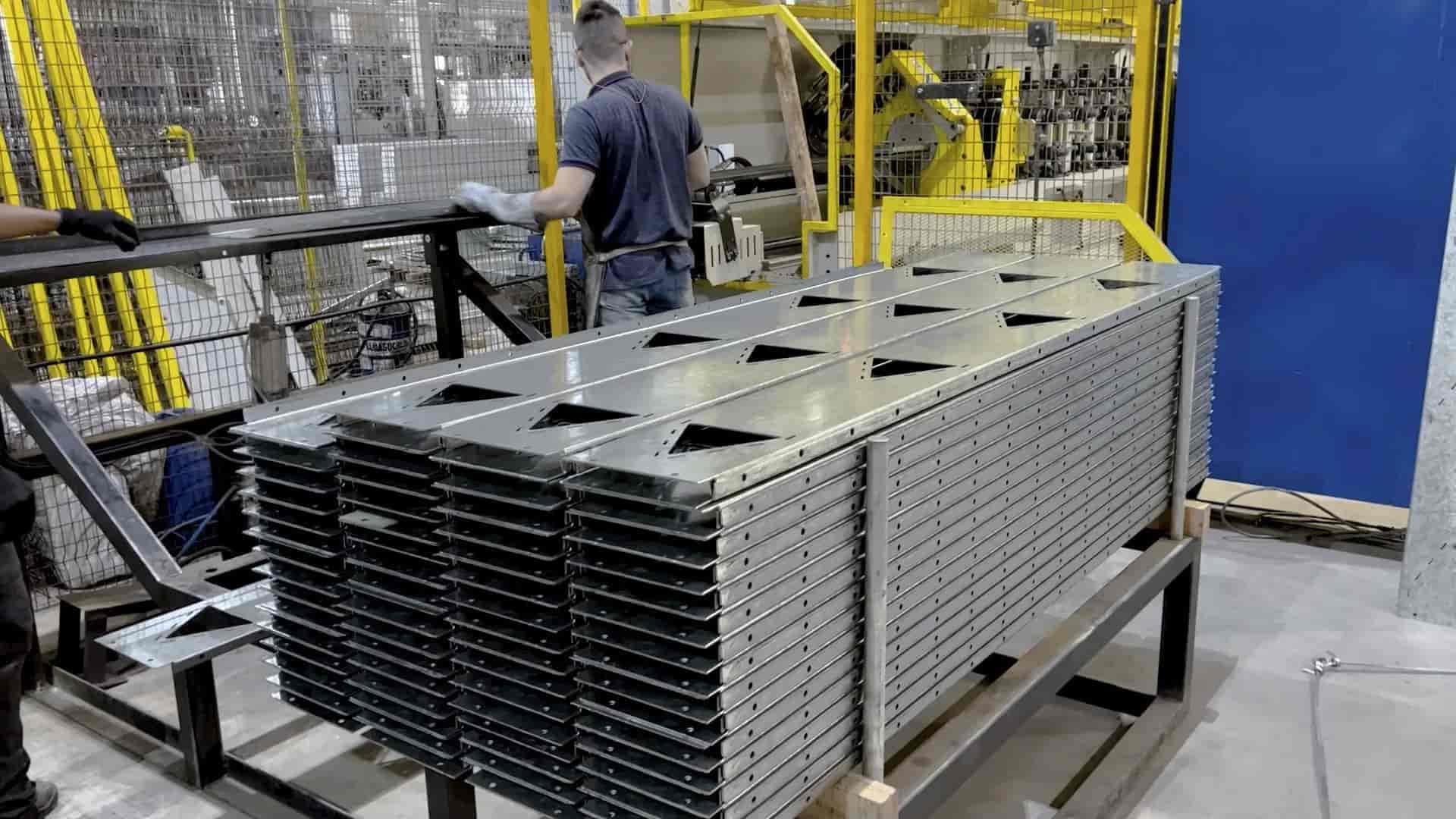 BANCADA DE ESTAMPO ANTERIOR A CONFORMAÇÃO PE 400.3 - BANNER 09