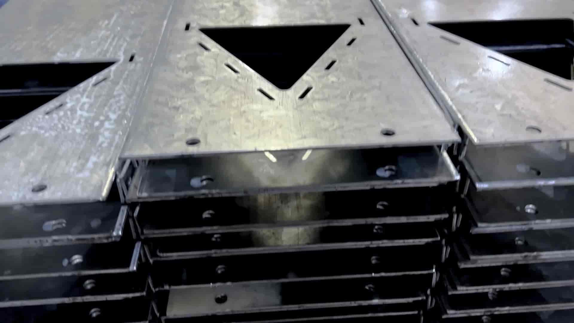 BANCADA DE ESTAMPO ANTERIOR A CONFORMAÇÃO PE 400.3 - BANNER 10