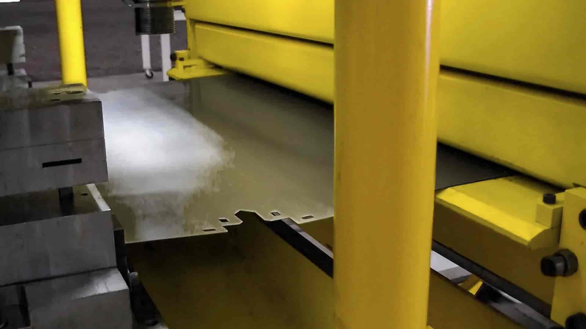 LCTL COM BANCADA DE ESTAMPO DE BANDEJAS PARA MÓVEIS DE AÇO - BANNER 03