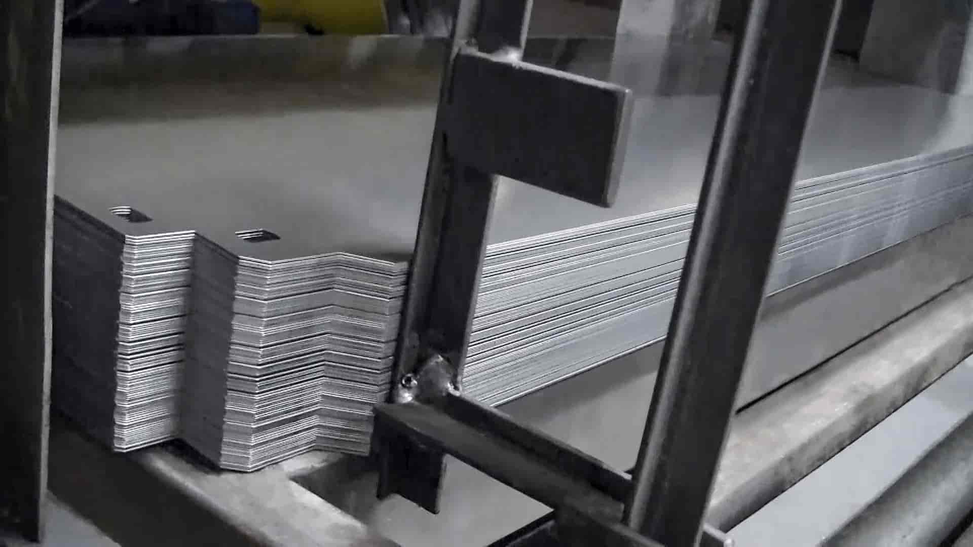 LCTL COM BANCADA DE ESTAMPO DE BANDEJAS PARA MÓVEIS DE AÇO - BANNER 05