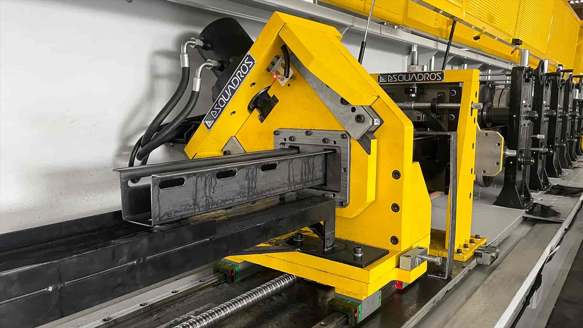 PERFILADEIRA PARA FABRICAÇÃO DE PERFIL "U", "C" E CARTOLA - BANNER 01