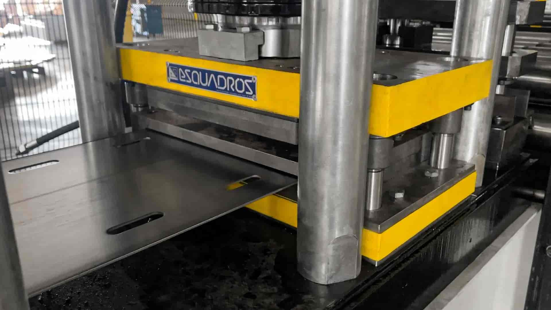 PERFILADEIRA PARA FABRICAÇÃO DE PERFIL "U", "C" E CARTOLA - BANNER 07